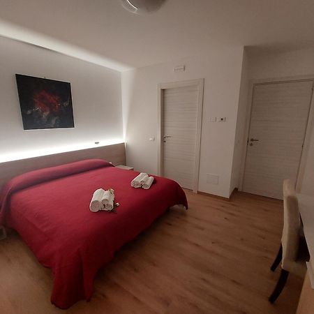 Locanda Rossa Hotel Romans di Varmo Kamer foto