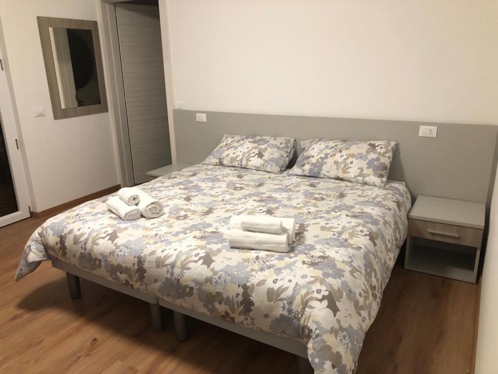 Locanda Rossa Hotel Romans di Varmo Buitenkant foto