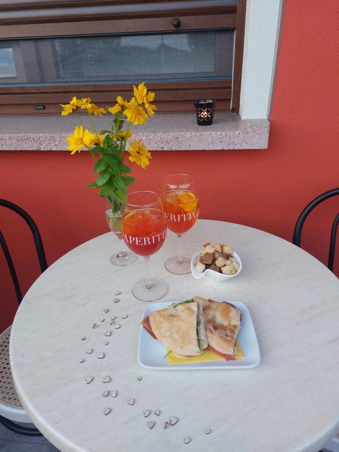 Locanda Rossa Hotel Romans di Varmo Buitenkant foto